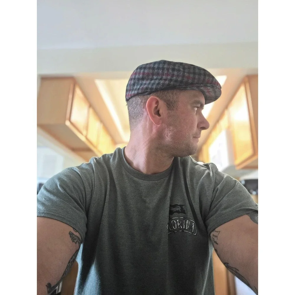 Vintage Plaid Flat Cap Mens Medium Grey Red Check Ivy Driving Hat Made in USA